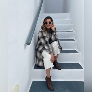 Carly Jean Los Angeles Jones Shacket